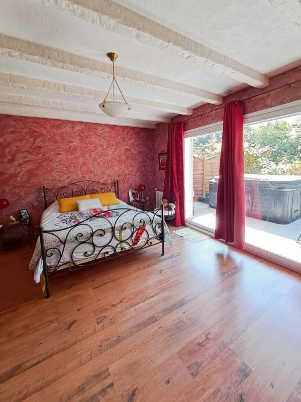 Maison - 222 m² - 8 pièces