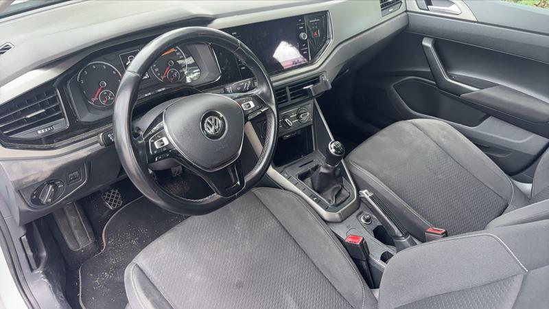 Volkswagen Polo VI 1.0 Tsi 95. Trendline Business