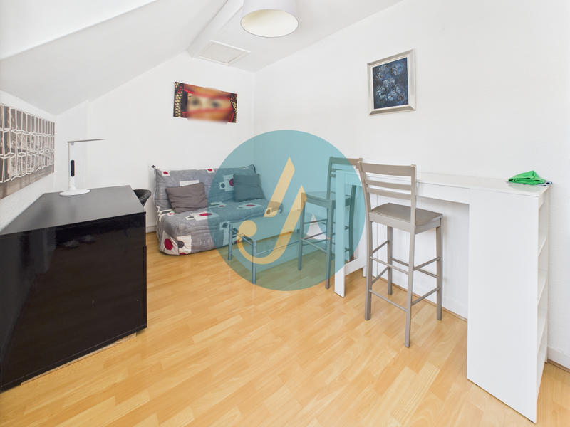 Maison - 198 m² - 11 pièces