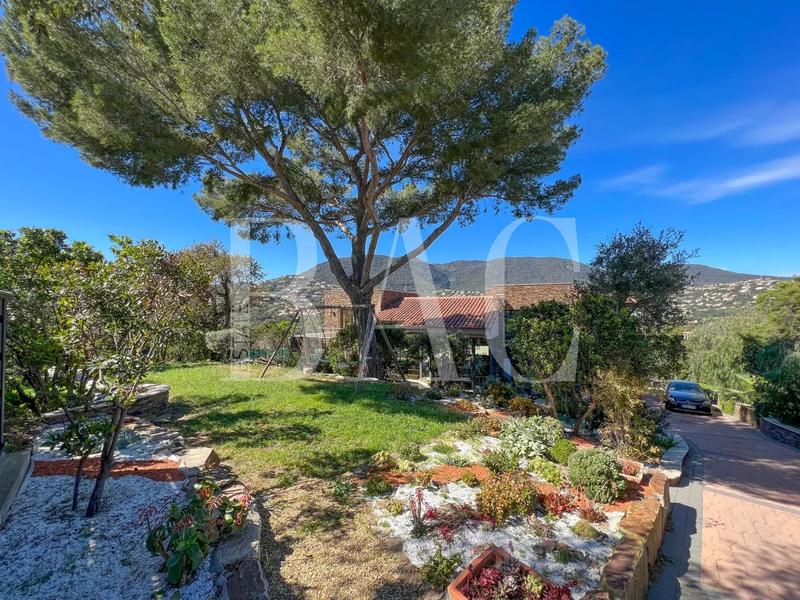Villa - 350 m² - 7 pièces