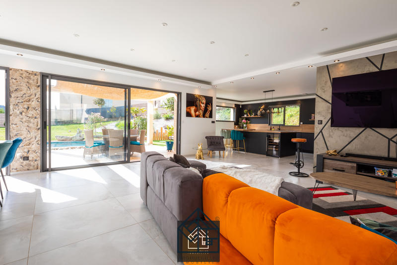 Maison - 160 m² - 5 pièces