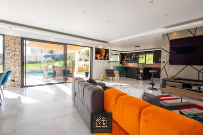 Maison - 160 m² - 5 pièces