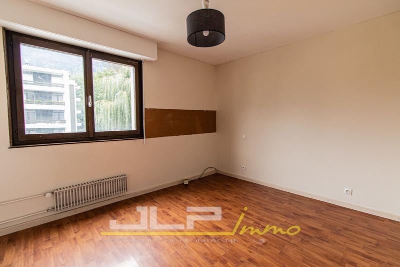 Appartement - 93 m² - 4 pièces