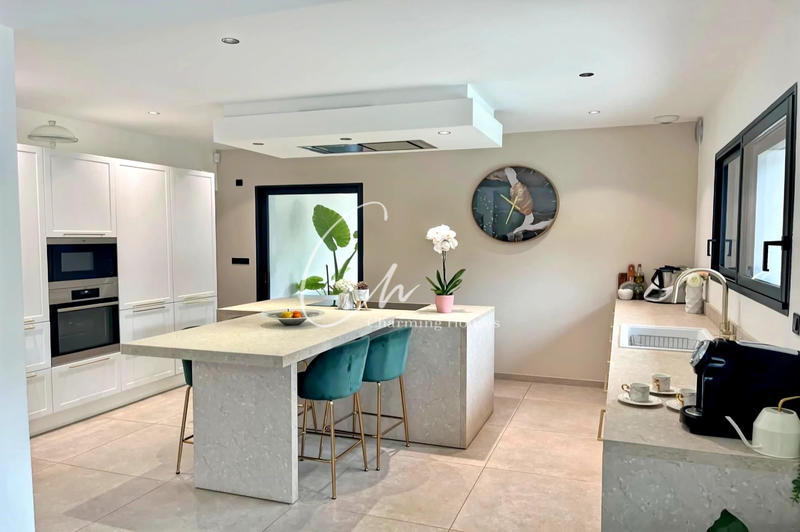 Maison contemporaine - 187 m² - 6 pièces