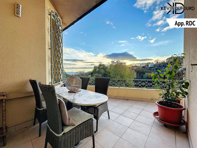 Maison - 290 m² - 10 pièces