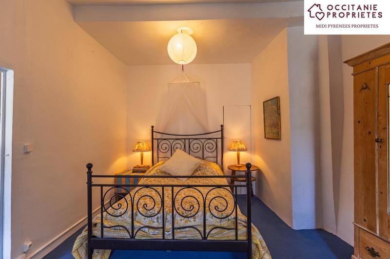 Maison de village - 256 m² - 10 pièces