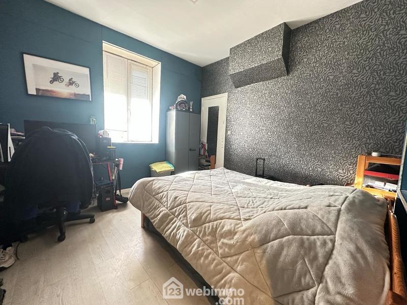 Maison - 181 m² - 9 pièces