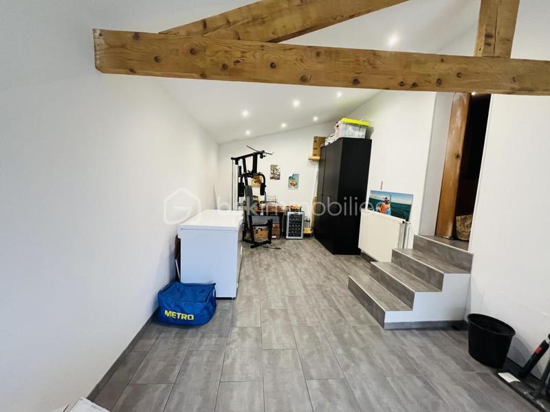 Maison - 222 m² - 8 pièces