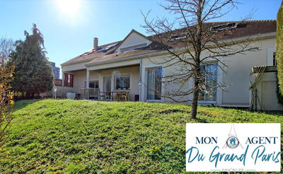 Maison - 300 m² - 10 pièces