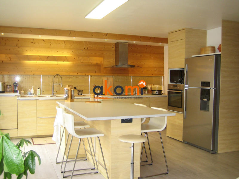 Châlet - 244 m² - 8 pièces