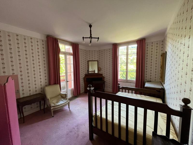 Maison - 322 m² - 14 pièces