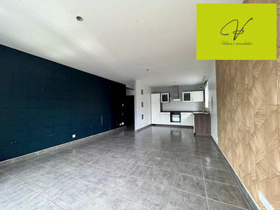 Appartement - 93 m² - 5 pièces