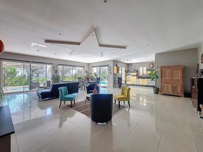 Maison - 200 m² - 8 pièces