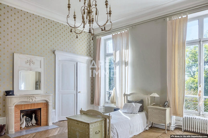 Demeure - 400 m² - 15 pièces