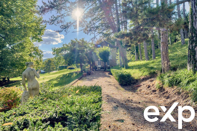 Maison - 196 m² - 7 pièces