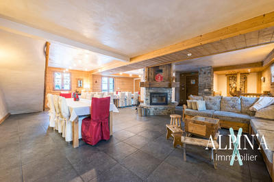 Châlet - 414 m² - 9 pièces