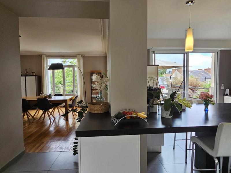 Maison - 251 m² - 10 pièces