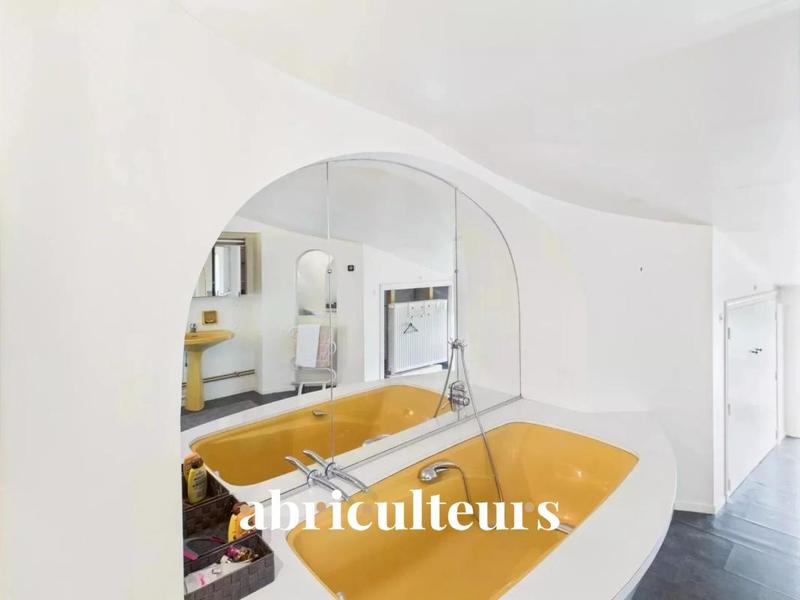 Maison - 258 m² - 12 pièces