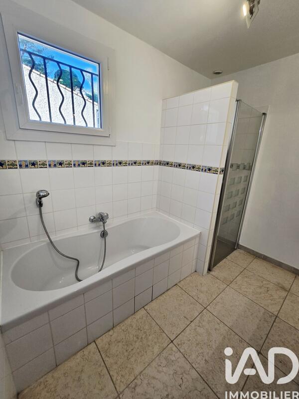 Maison - 215 m² - 6 pièces