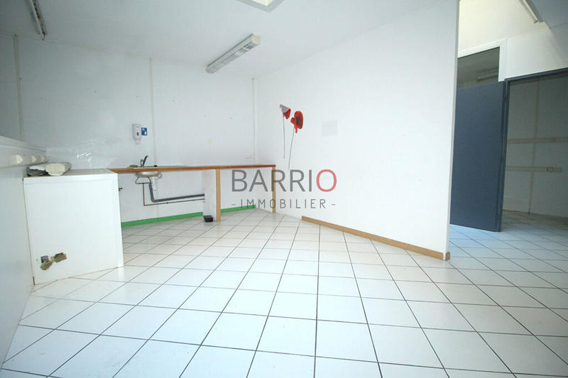 Local commercial - 214 m² - 1 pièce