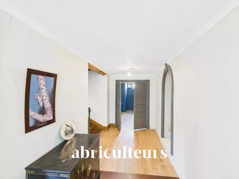 Maison - 258 m² - 12 pièces