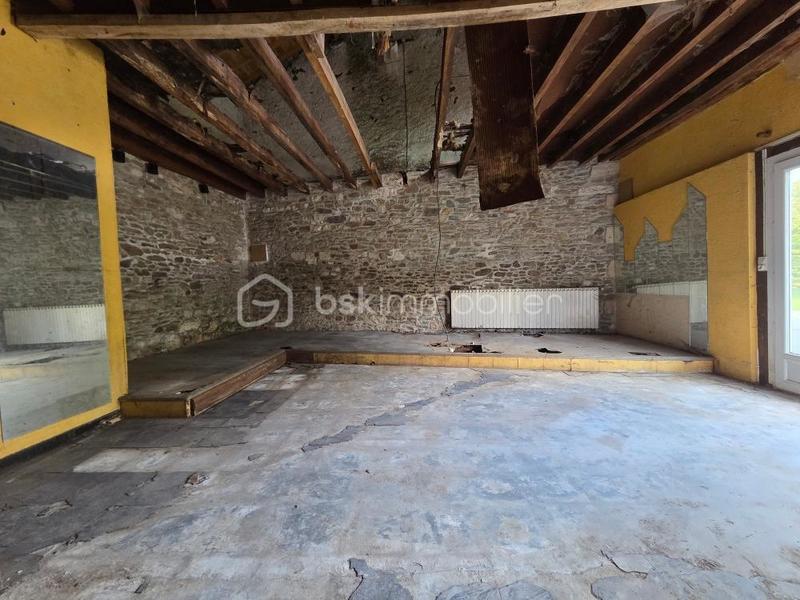 Maison - 300 m² - 5 pièces