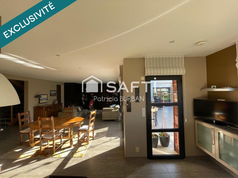 Maison - 259 m² - 6 pièces