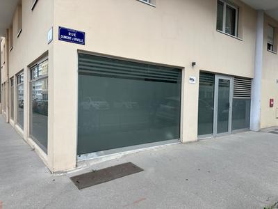 Local commercial - 70 m² - 4 pièces