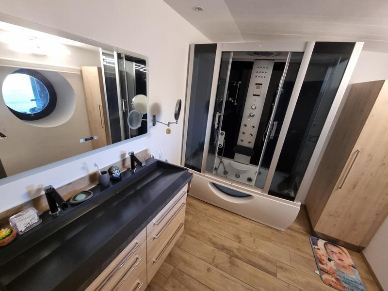 Maison - 200 m² - 6 pièces