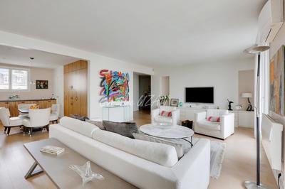 Appartement bourgeois - 174 m² - 6 pièces