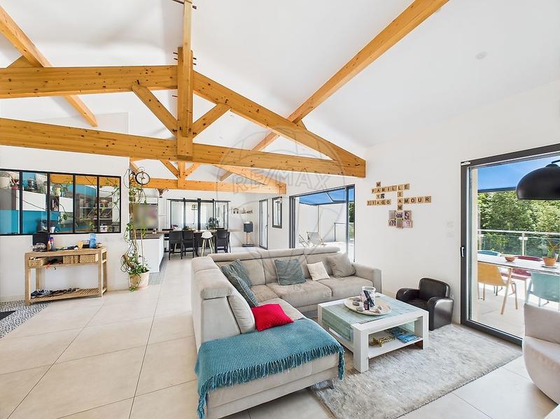 Villa - 245 m² - 7 pièces