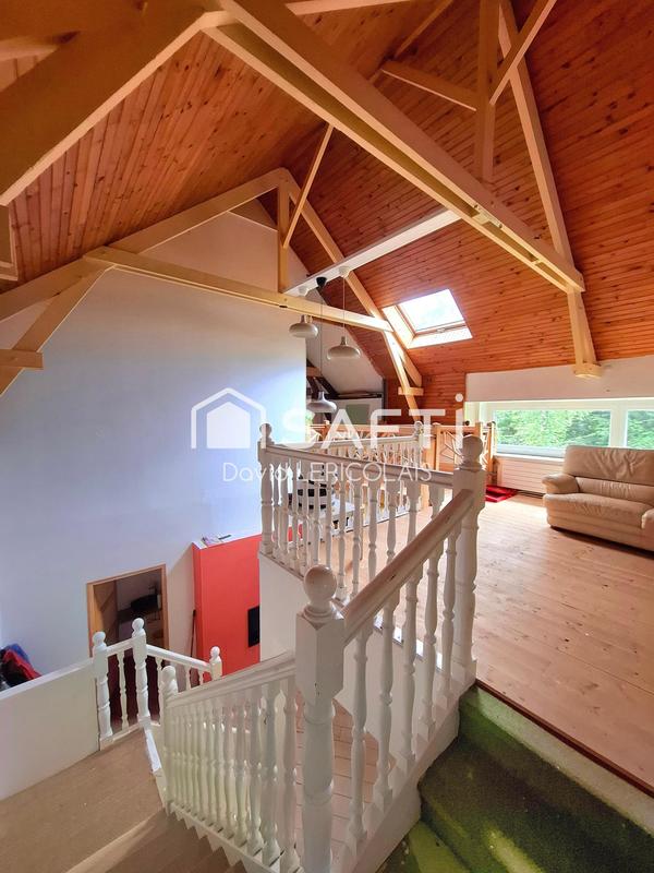 Maison - 335 m² - 24 pièces