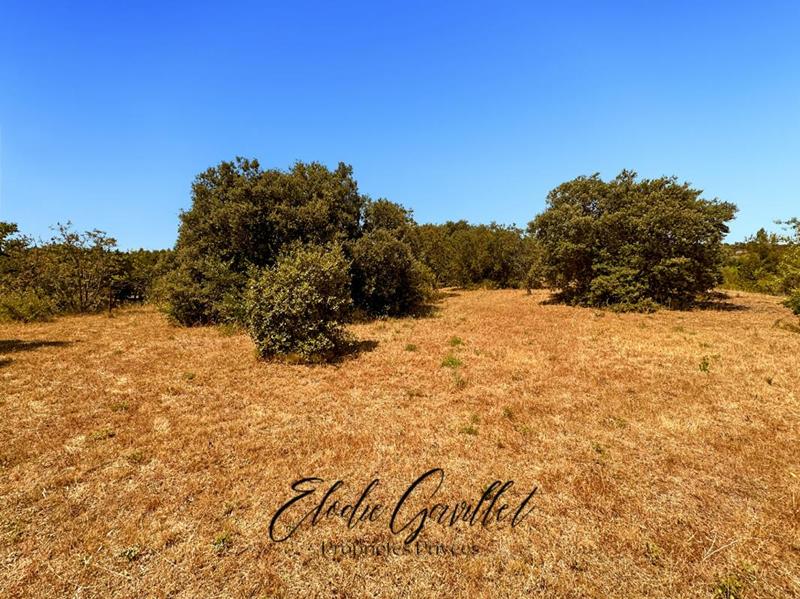 Terrain constructible - 3 070 m²