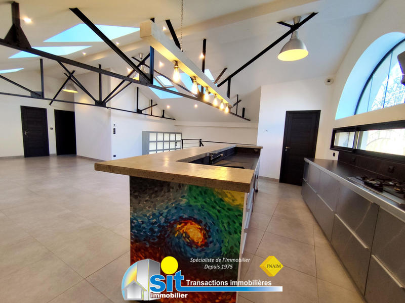 Loft - 120 m² - 3 pièces