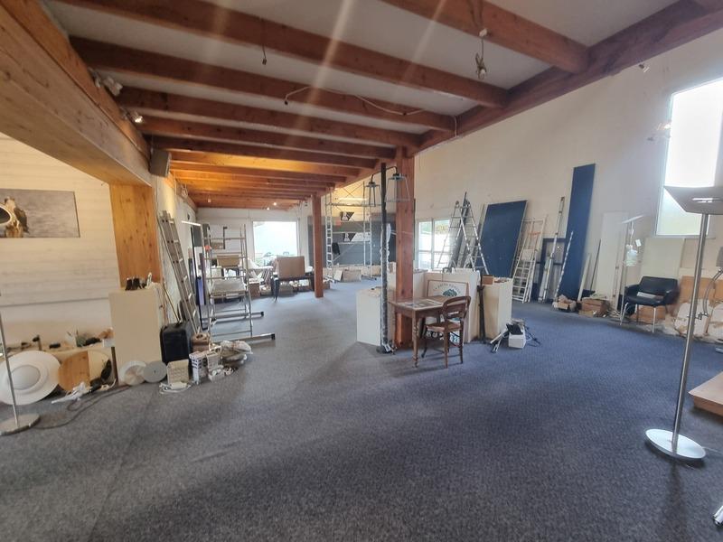 Local commercial - 236 m² - 4 pièces