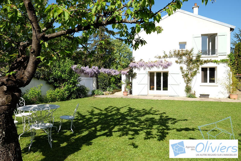 Maison - 180 m² - 6 pièces