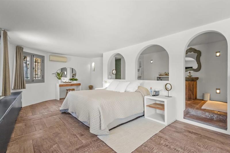 Maison - 451 m² - 15 pièces