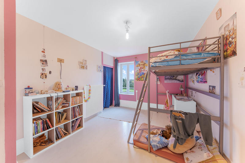 Maison - 235 m² - 9 pièces