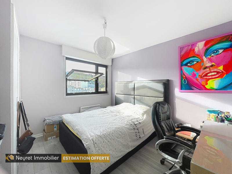 Appartement - 165 m² - 6 pièces