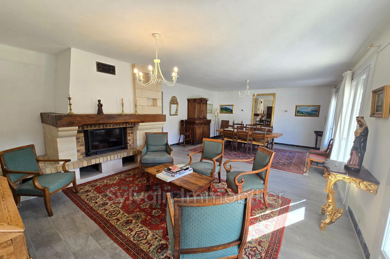 Maison - 180 m² - 8 pièces