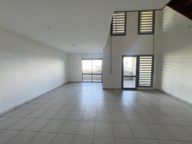 Appartement ancien - 96 m² - 4 pièces