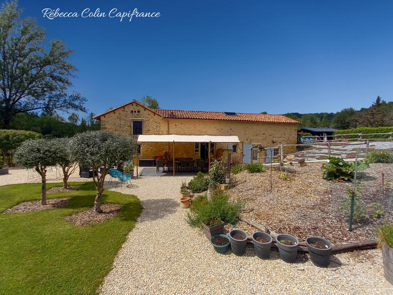 Maison - 225 m² - 8 pièces