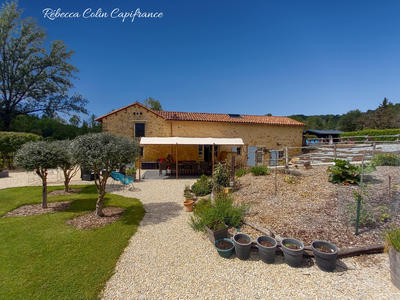 Maison - 225 m² - 8 pièces