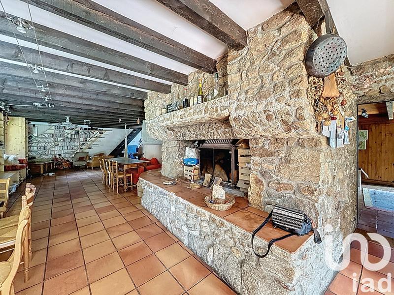 Maison - 214 m² - 7 pièces