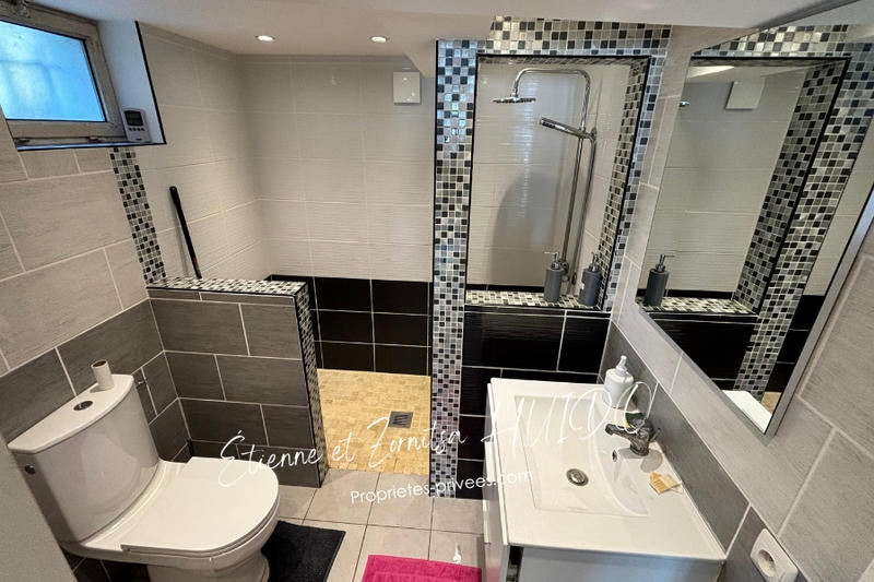 Maison - 157 m² - 9 pièces