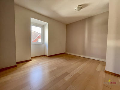 Local d'activités - 82 m² - 4 pièces