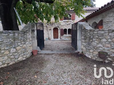 Maison - 230 m² - 10 pièces