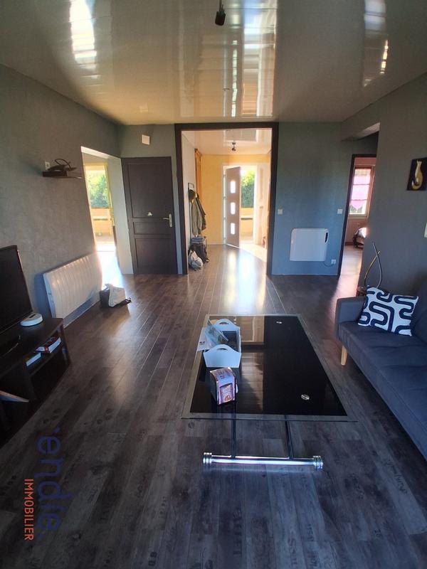 Maison - 162 m² - 9 pièces