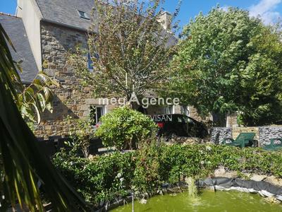 Maison - 235 m² - 7 pièces