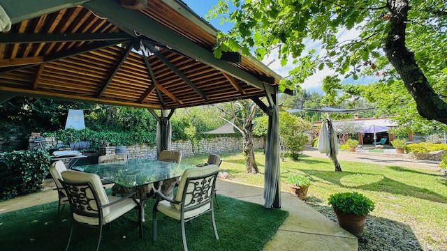 Propriété - 220 m² - 9 pièces